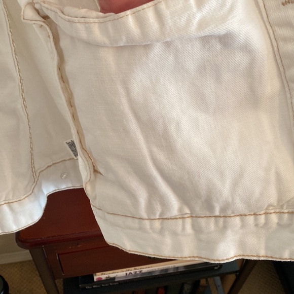 Free People oversized distressed denim jacket 
XS, soft white w/copper buttons - Picture 5 of 7